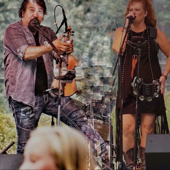 Meet your Posher, Julie layne - Picture 4 of 7